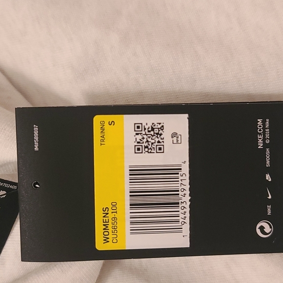 Nike long sleeve cream color sweatshirt with pockets. Size S - Picture 10 of 10